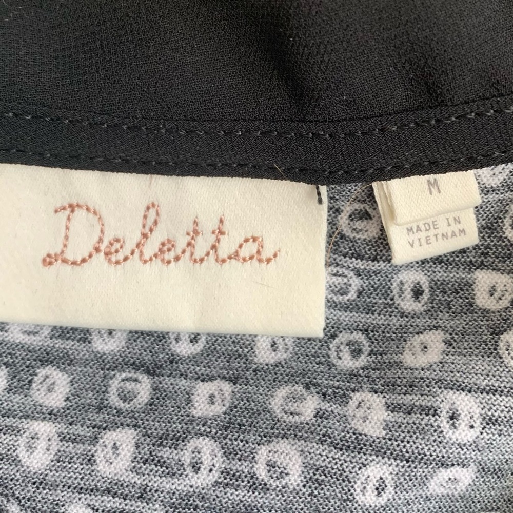 Deletta Top Abstract Pattern With Tie - image 3